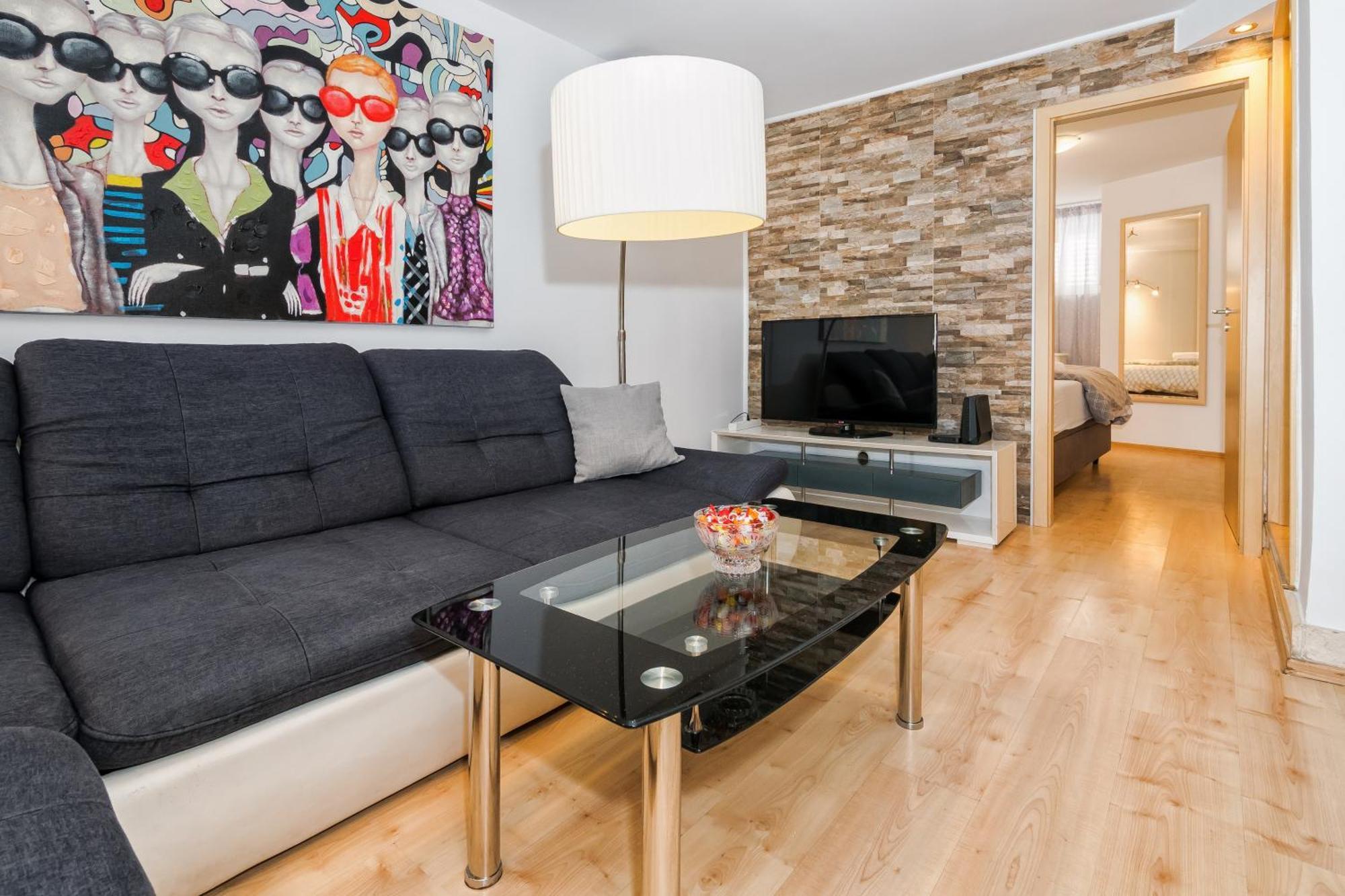 Relaxing 2Bd Apartment, Ground Floor - Walk To Old Town Split Exterior photo